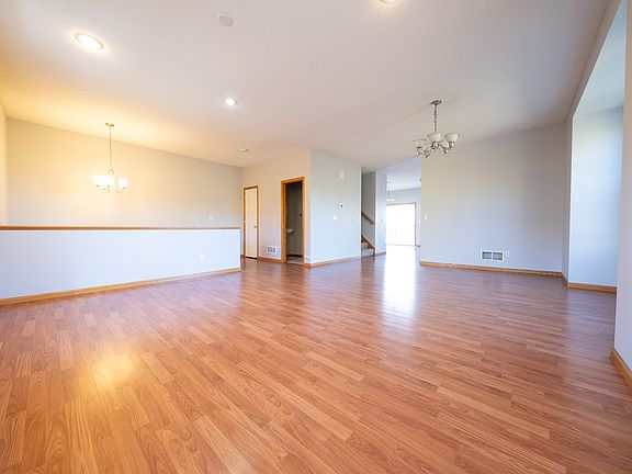 5th image of 7929 Stratford Cir N