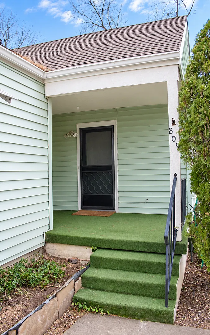 Prescott 3BR Home with Loft, Fenced Area & Detached Garage — Photo 3