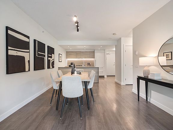 4th image of 988 Quayside Dr #Townhouse 2