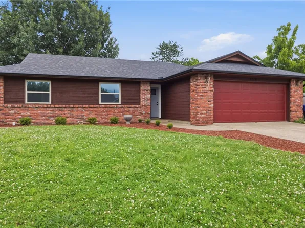1815 S K St, Rogers, AR 72756