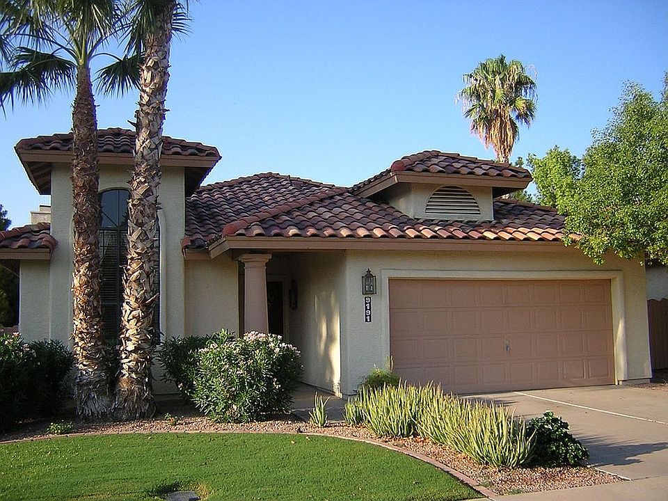 North/South Exposure, HOA Maintains Front Yard Weekly