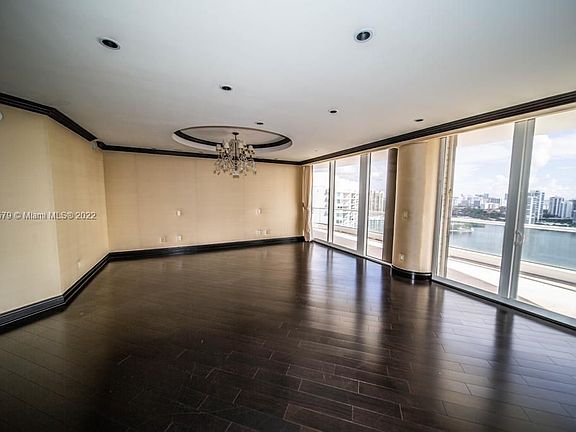 4th image of 7000 Island Blvd #Penthouse 6