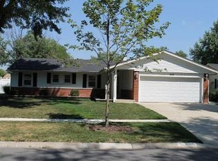 600 Magnolia Ln, Elk Grove Village, IL 60007