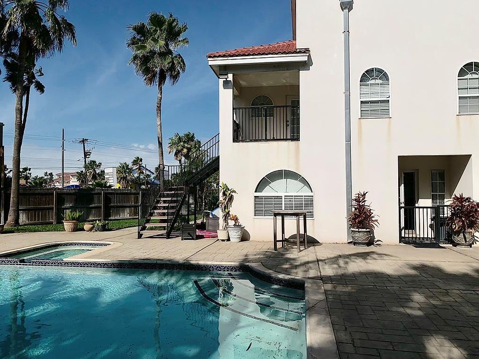 1st image of 103 Palmetto Dr #A