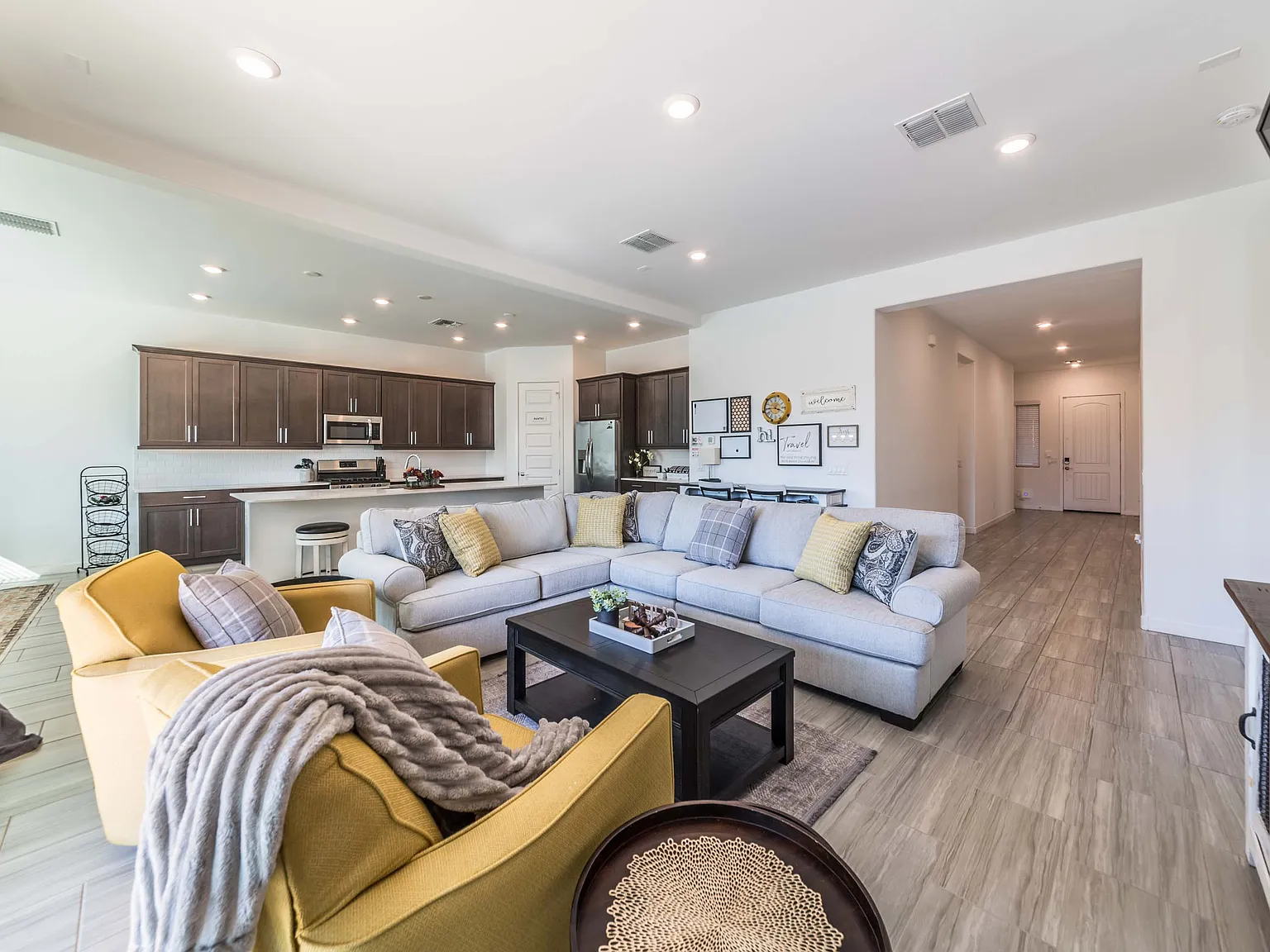 4 bed, 2659 sqft, $3,100 — Photo 4