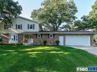 413 Ridge Dr, Geneseo, IL 61254