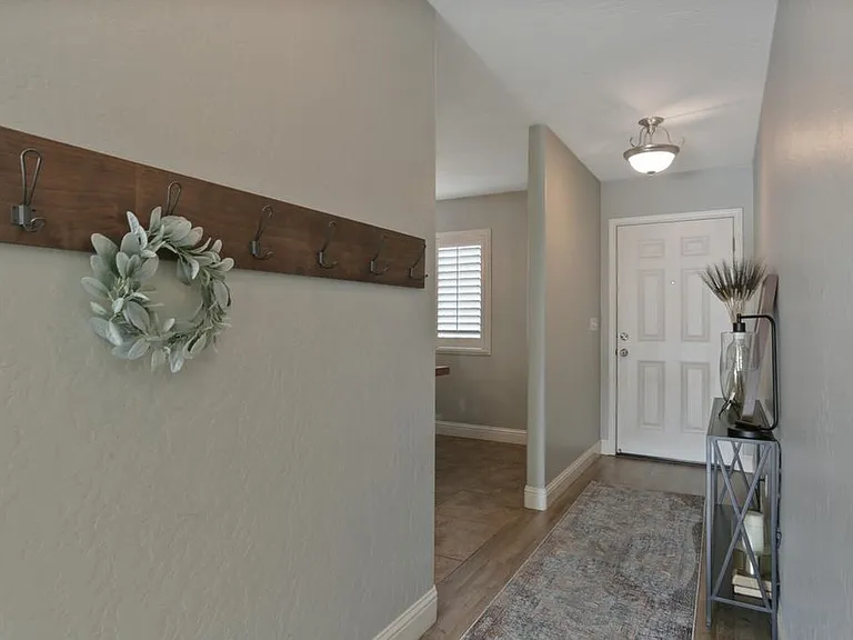 2423 W Corvina Ave — Photo 12