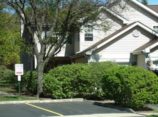 1118 Regency Dr, Schaumburg, IL 60193