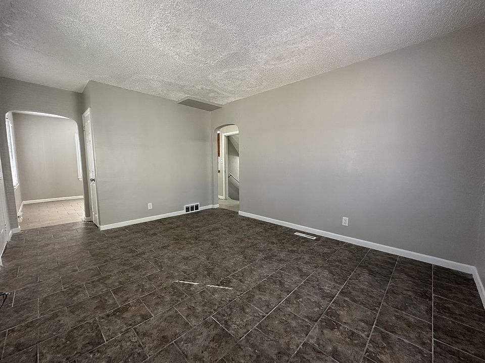 1st image of 1602 N Horsman St #20