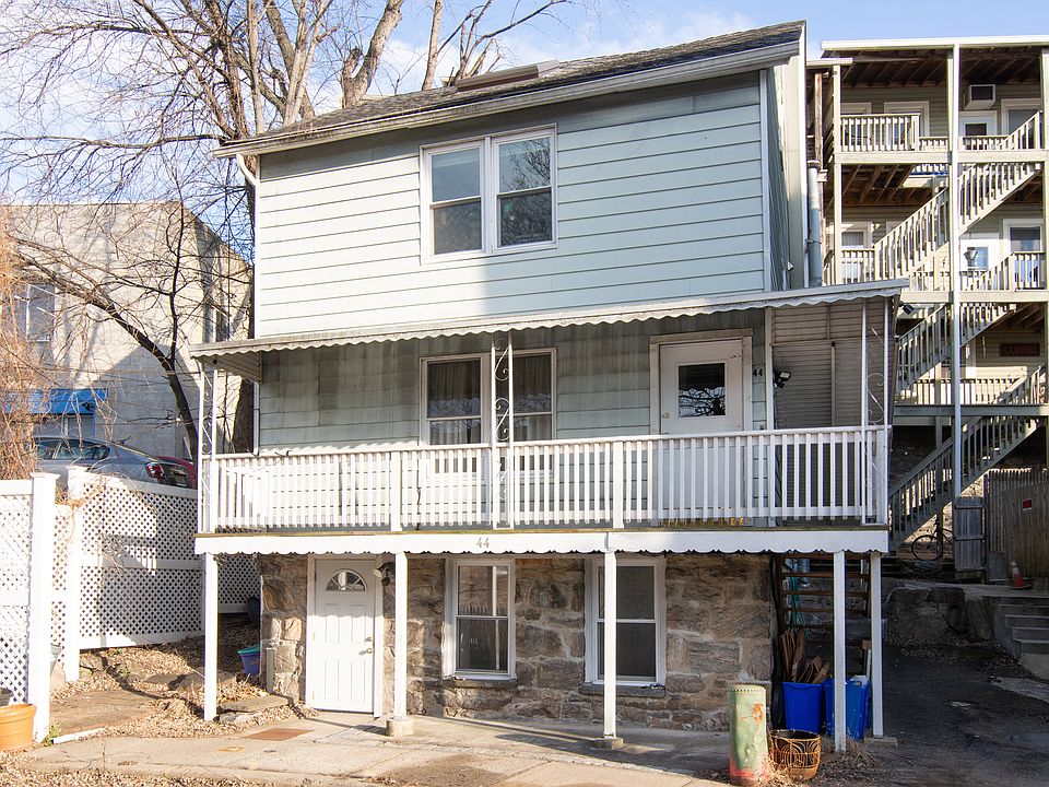 1st image of 44 Ridge St #2