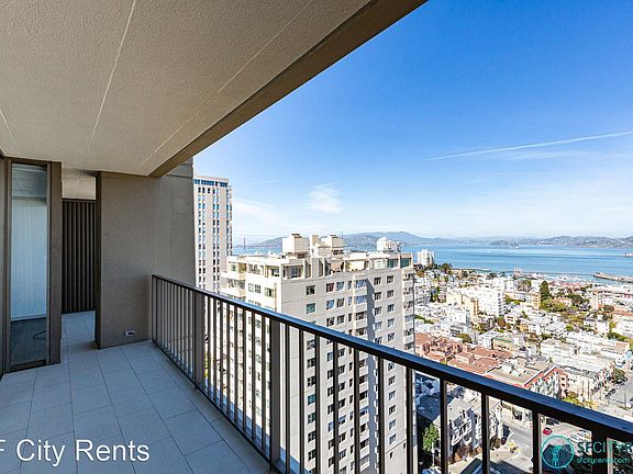 4th image of 999 Green St APT 1803