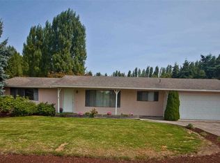 380 Serpentine Ave, Sequim, WA 98382