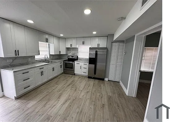 2 bed, $2,299 — Photo 1