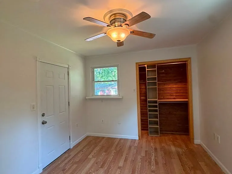 304 Iroquois Trl — Photo 3