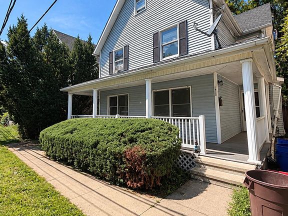 2nd image of 1533 Ross Ave