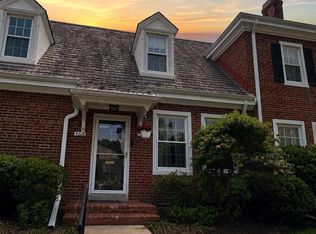 4608 36th St S, Arlington, VA 22206