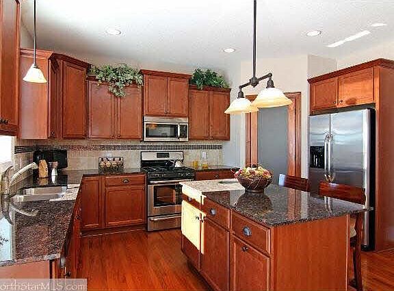 5th image of 19819 Embers Avenue W