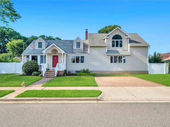 40 Columbia Street, Bethpage, NY 11714