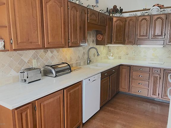 2nd image of 1548 Liberty Ln #11