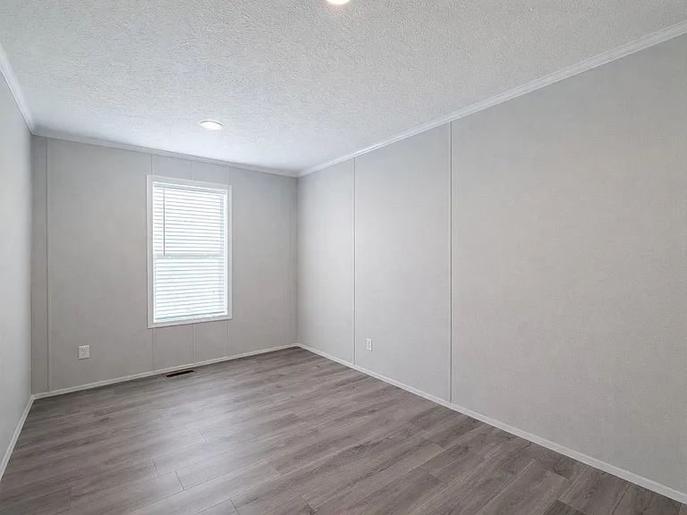 29800 Guilford Cir #240 — Photo 21
