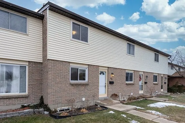 215 Trudeau Dr #60-1