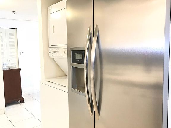 4th image of 80 S Shore Dr APT 211