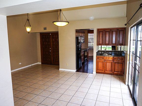 5th image of 2165 E Loma Vista Dr