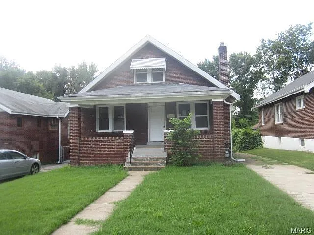 6420 Glenmore Ave photo 1