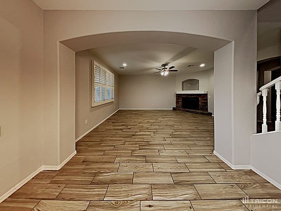 4th image of 15825 N 171st Dr