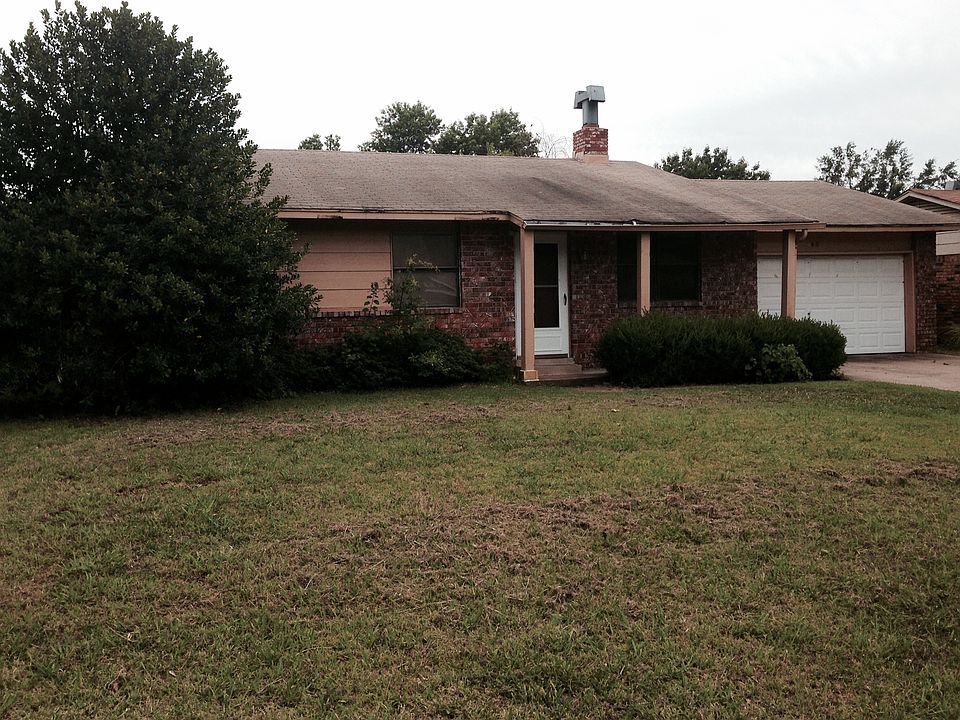1st image of 640 E 135th St S