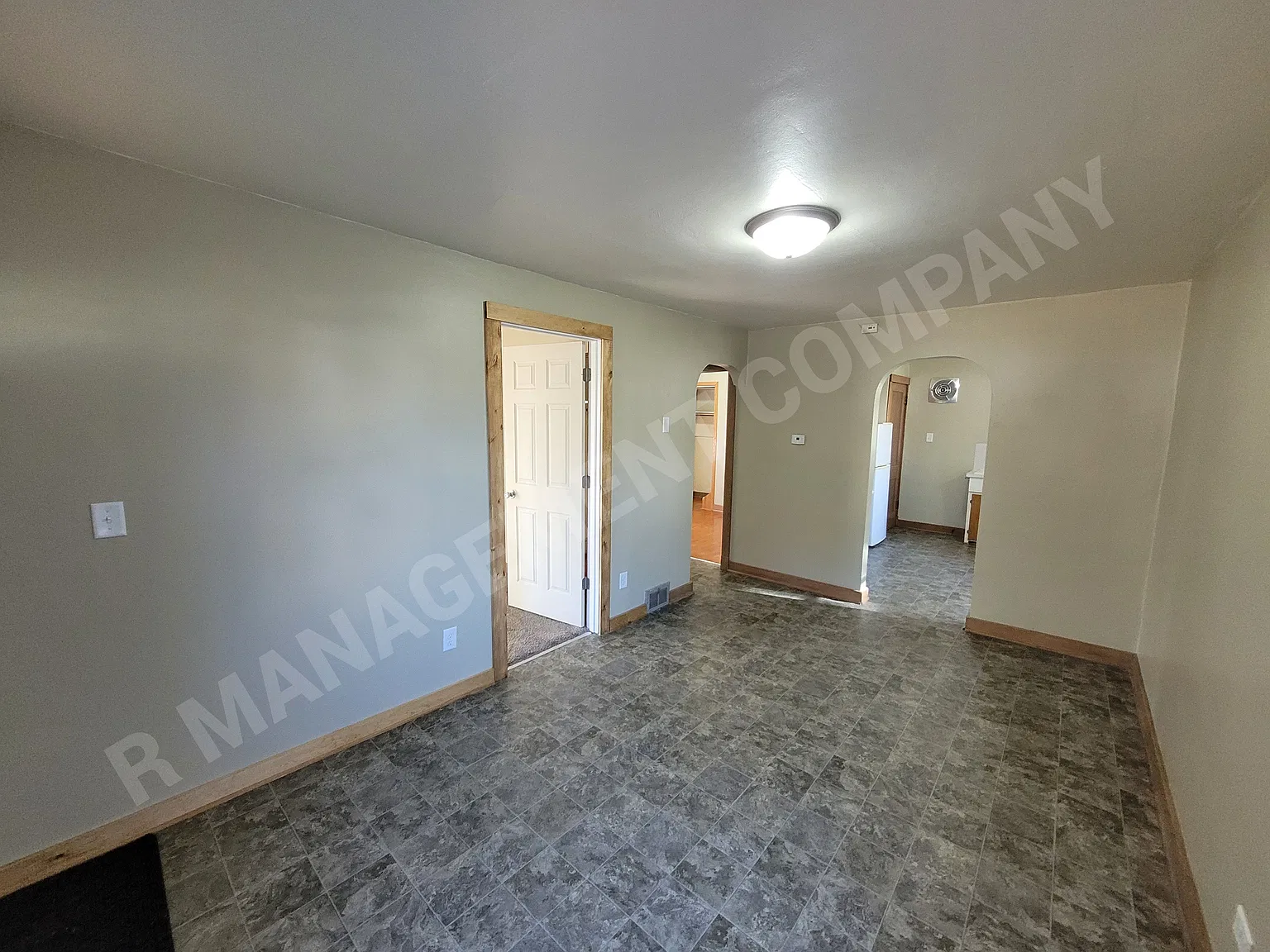 2 bed, 1.0 bath, 572 sqft, $900 — Photo 1