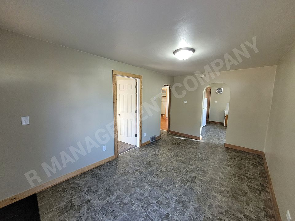 1st image of 615 Kaplanek Ave