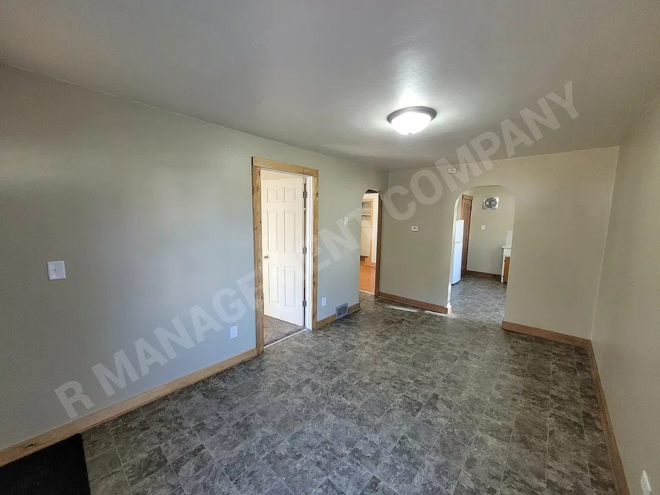 615 Kaplanek Ave