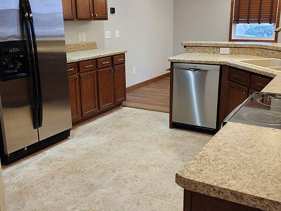 4th image of 15578 Empress Ave N Unit 8