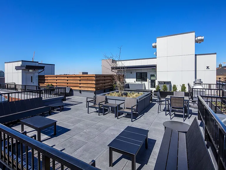 722 E Pike St — Photo 14