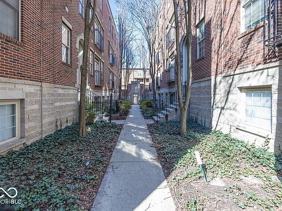 3rd image of 226 N Cleveland St #B