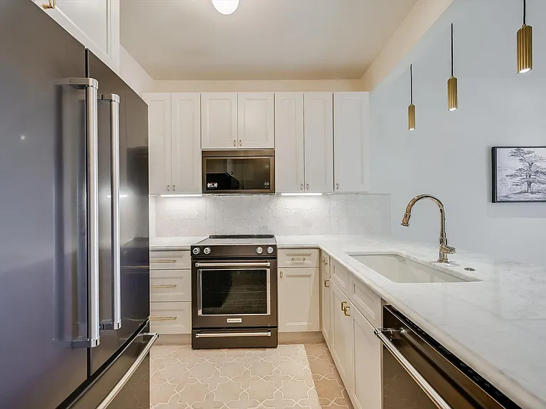 802 S 1st St #207 — Photo 8