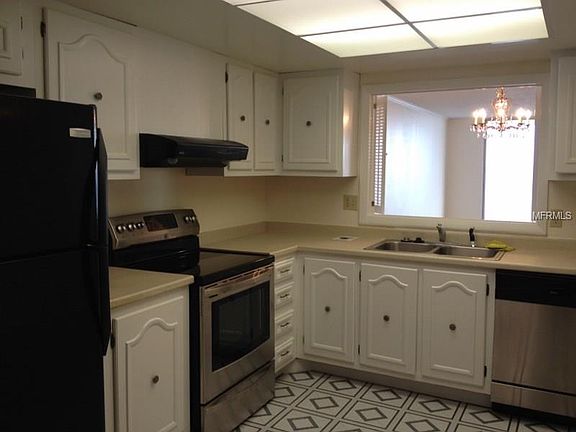 5th image of 2611 Bayshore Blvd APT 701