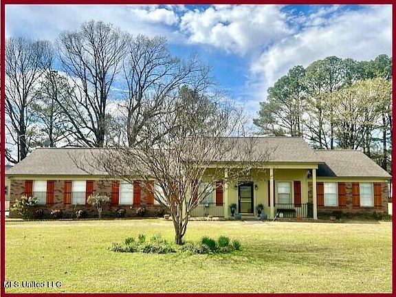 2nd image of 231 Dogwood Ln