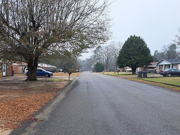 4th image of 2306 Basswood Dr