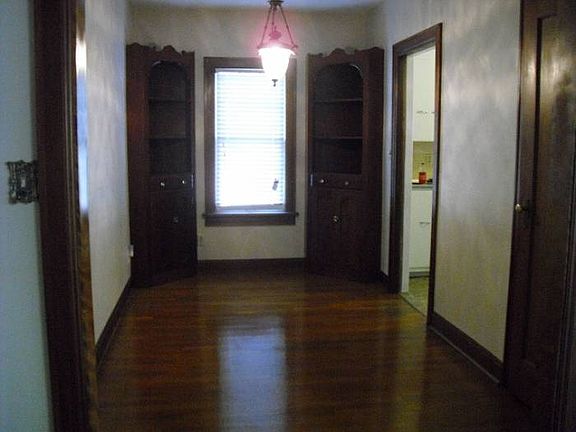 Charming Dining Area