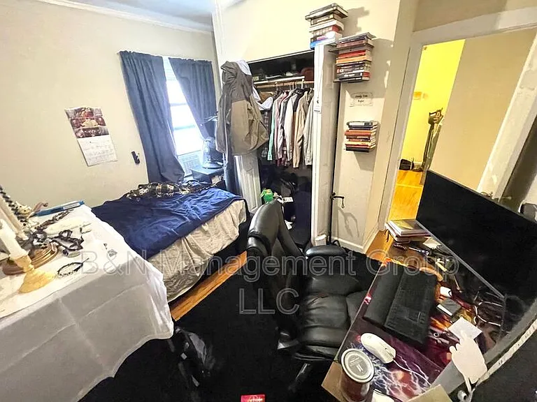 914 W Oakdale Ave #1W — Photo 8