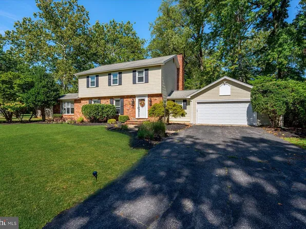 12 Willow Spring Dr, Edgewater, MD 21037