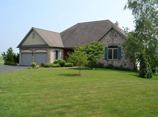 109 Buckingham Ln, Gordonville, PA 17529
