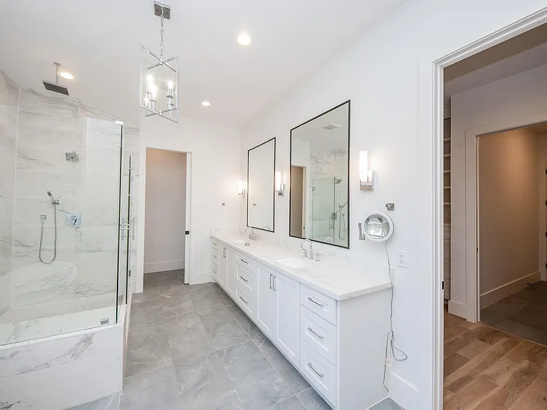 2501 Julian St — Photo 18