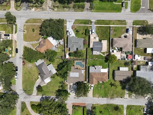 7901 N Greenwood Ave view 19