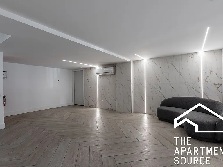 941 W Carmen Ave #103 — Photo 15