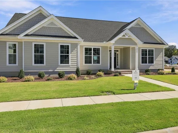 2207 Hampton Roads Pkwy, Chesapeake, VA 23321