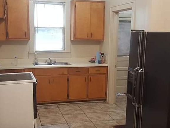 2nd image of 603 N Highland Ave