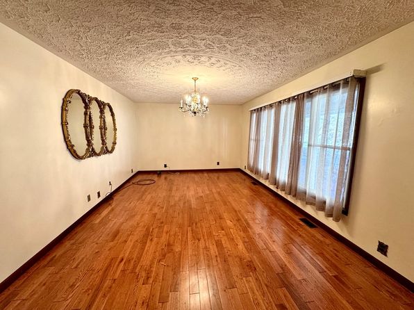 4205 Feds Creek Rd, Steele, KY 41566